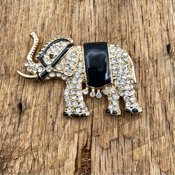 Trunks Up Elephant Good Luck Black Enamel & Rhinestone Brooch Pin - Picture 1 of 4